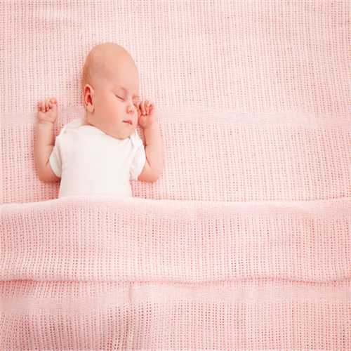 三月大的新生儿正确睡姿图是什么样？